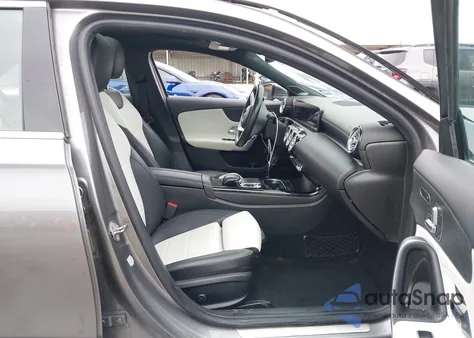 2019 Mercedes-Benz A 220 from USA, damaged, VIN WDD3G4EB5KW018588